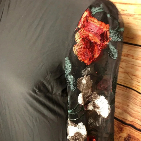 Embroidered Floral Puff Sleeve Dress - Picture 10 of 15